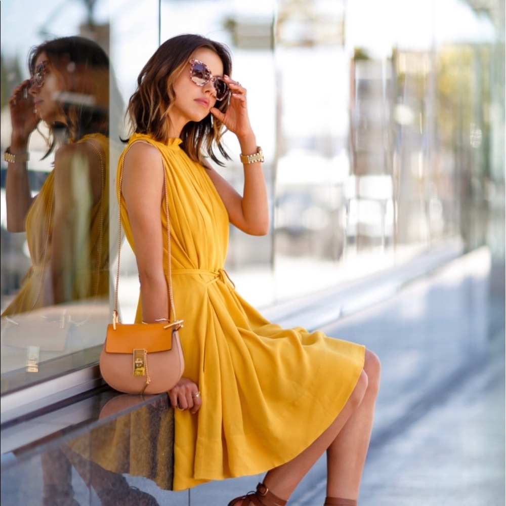👗 stunning BR Yellow Dress